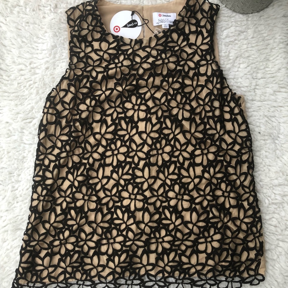Crochet flower tank